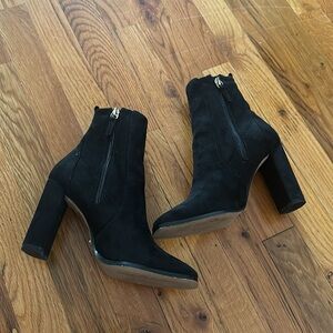 Gently used Aldo black suede heeled booties!